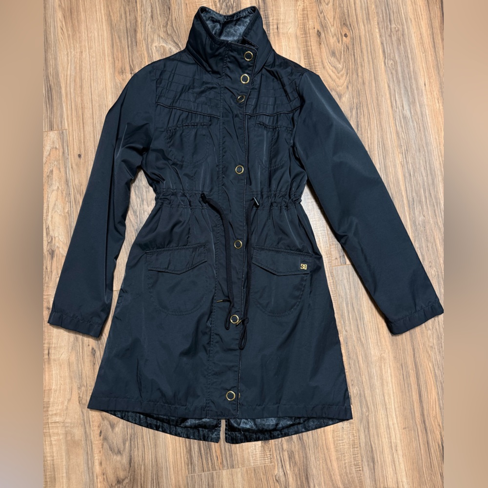 DC Woman’s LG Trench Coat with hideaway hood.